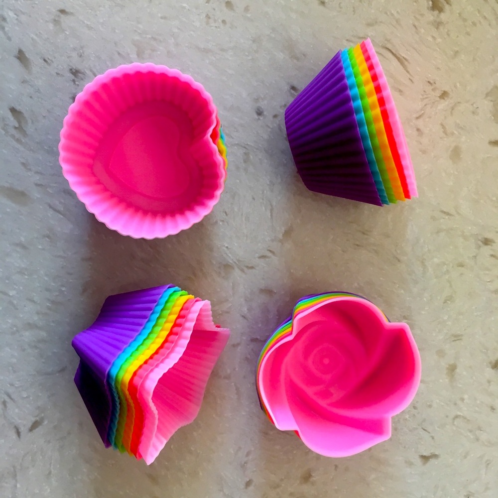 Silicone cupcake liners